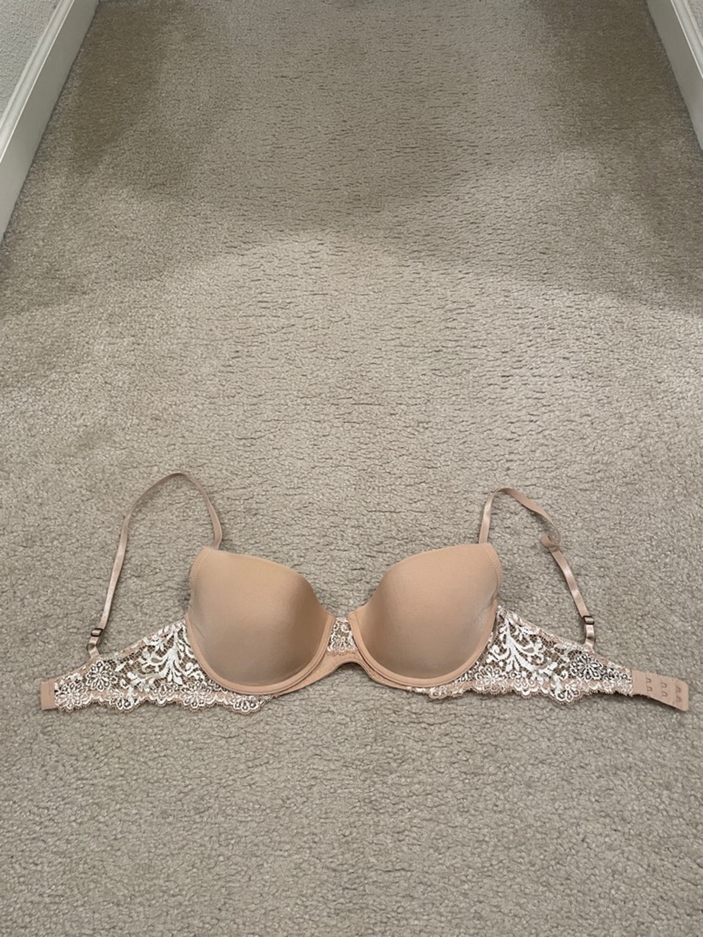 Pre owned Natori Beige Lace Underwire Bra 32D